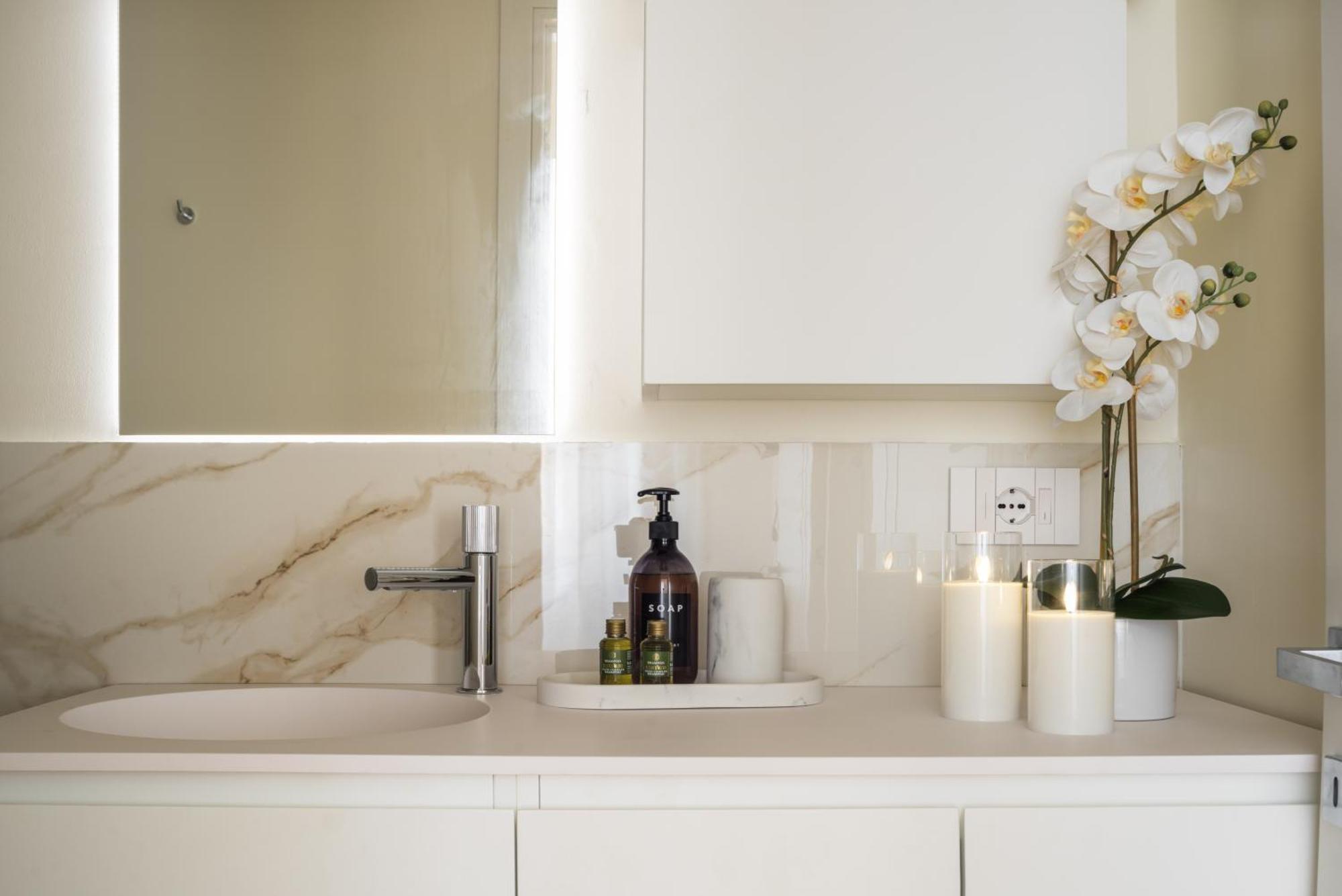 San Babila Design Apartment R&R มิลาน ภายนอก รูปภาพ